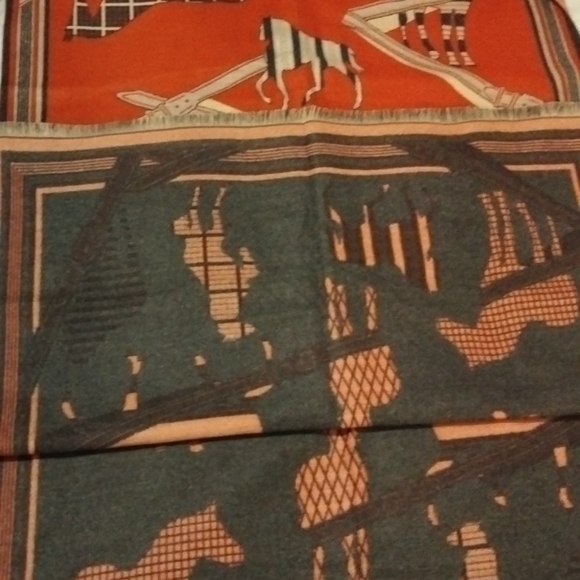 ⭐⭐ Elegant Cashmere Shawl/ Scarf⭐⭐ - Picture 6 of 10